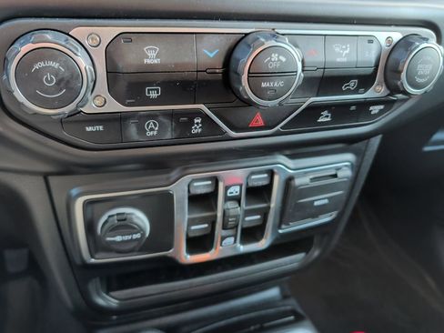 Used 2022 Jeep Wrangler Unlimited Sport image 21