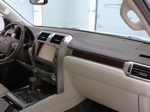 Used 2014 Lexus GX 460 w/ Premium Package AWD/4WD image 49