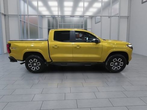 Used 2023 Chevrolet Colorado Z71 w/ Z71 Convenience Package 2 image 9