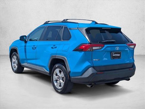 Used 2019 Toyota RAV4 XLE w/ Convenience Package FWD image 8
