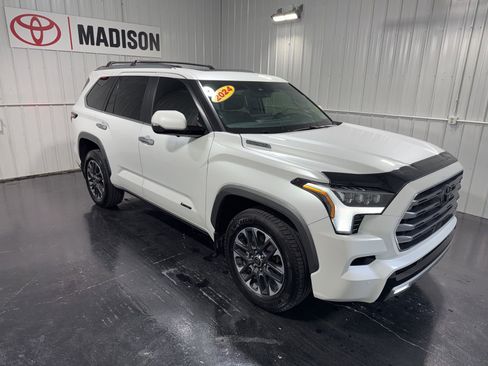 Used 2024 Toyota Sequoia Limited w/ Tow Technology Package AWD/4WD image 4