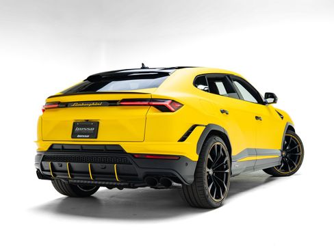 Used 2024 Lamborghini Urus S AWD/4WD image 4