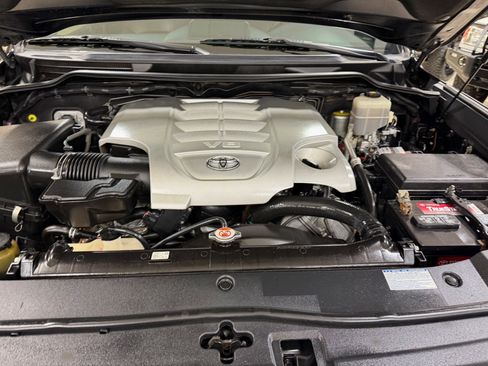 Used 2018 Toyota Land Cruiser image 31