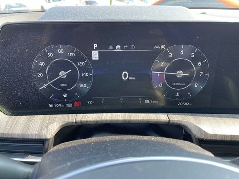 Used 2025 Kia Telluride SX w/ SX Captain's Chair Package AWD/4WD image 8