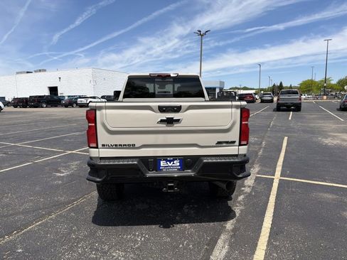 New 2026 Chevrolet Silverado 2500 ZR2 w/ LPO, Dark Essentials Package AWD/4WD image 6