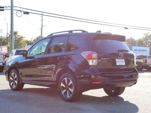 Used 2017 Subaru Forester 2.5i Premium w/ All-Weather Package image 5