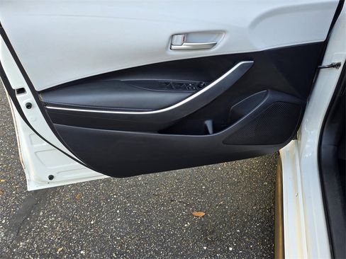 Used 2020 Toyota Corolla SE image 29