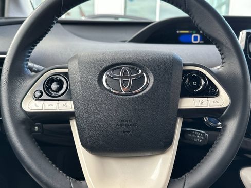 Used 2017 Toyota Prius Prime Premium image 23
