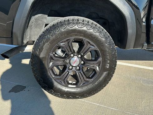 Used 2024 GMC Canyon Elevation w/ Convenience Package image 16