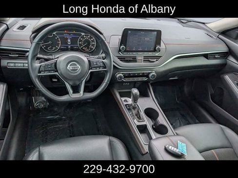 Used 2020 Nissan Altima 2.5 SR w/ Premium Package FWD image 11