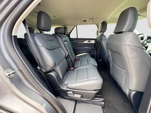 New 2026 Ford Explorer Active w/ Active Comfort Package RWD image 31