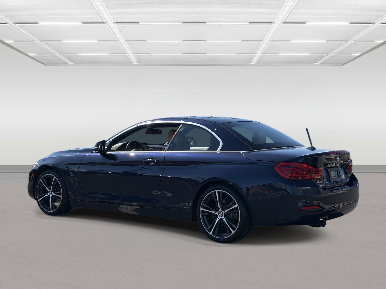Used 2018 BMW 430i Convertible RWD image 3