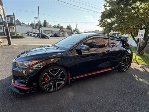 Used 2020 Hyundai Veloster N w/ Performance Package FWD image 12