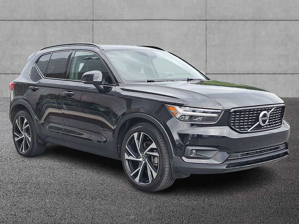 Used 2020 Volvo XC40 T5 R-Design w/ Protection Package Premier AWD/4WD image 3