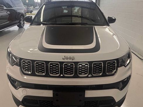 Certified 2024 Jeep Compass Limited w/ Mopar Graphics Package AWD/4WD image 3