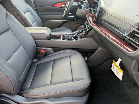 New 2026 Chevrolet Traverse Z71 w/ Enhanced Driving Package AWD/4WD image 13