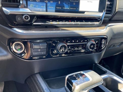 Used 2024 Chevrolet Silverado 1500 LT Trail Boss w/ Convenience Package II image 30