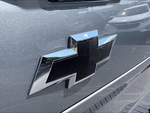 Used 2025 Chevrolet Silverado 1500 LT Trail Boss w/ Convenience Package II AWD/4WD image 9