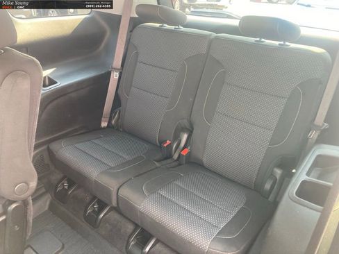 Used 2021 GMC Acadia SLE w/ Elevation Edition image 12