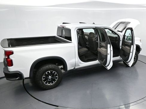Used 2023 Chevrolet Silverado 1500 ZR2 w/ Technology Package AWD/4WD image 41