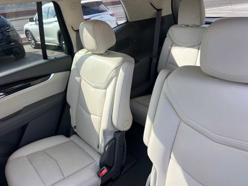 Used 2021 Cadillac XT6 Premium Luxury image 25