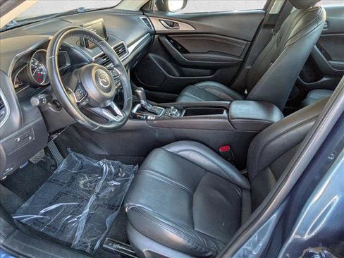 Used 2018 MAZDA MAZDA3 Touring FWD image 16
