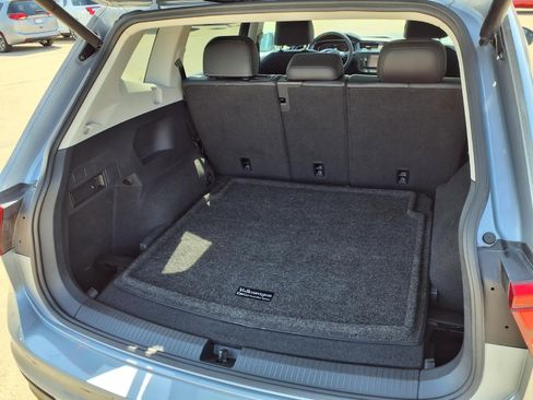 Used 2021 Volkswagen Tiguan SEL w/ 2-Row Tiguan MDO Package image 32
