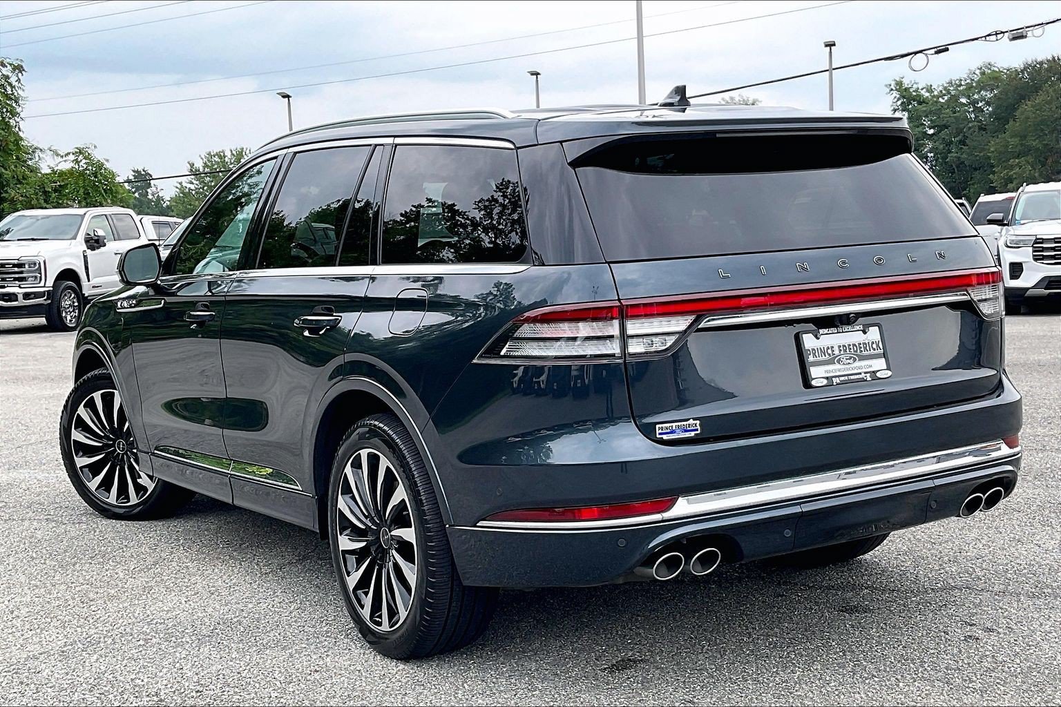 Used 2020 Lincoln Aviator Black Label Grand Touring AWD/4WD image 12