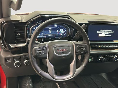 Used 2022 GMC Sierra 1500 SLE image 10