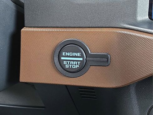 Used 2024 Ford Bronco Outer Banks image 30