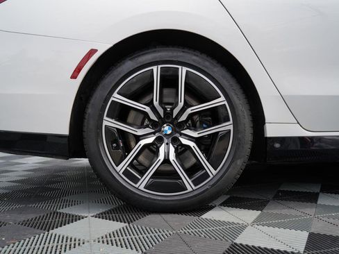 Used 2023 BMW 760i xDrive w/ Executive Package AWD/4WD image 86
