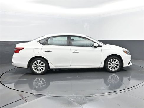 Used 2019 Nissan Sentra SV image 4