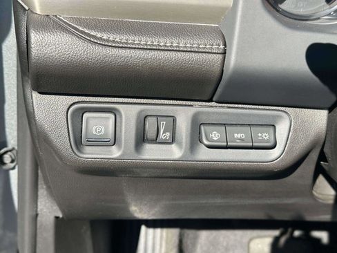 Used 2023 GMC Acadia Denali w/ Denali Ultimate Package image 22