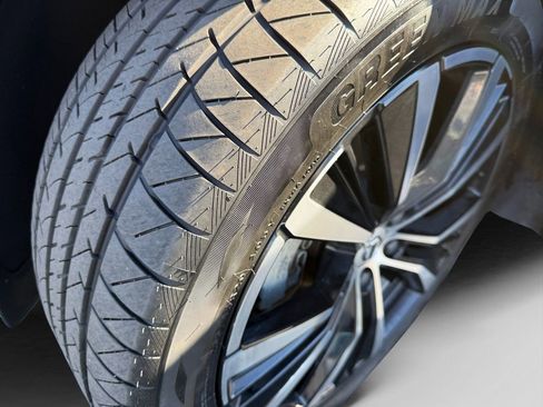 Used 2024 Volvo XC60 B5 Plus image 20