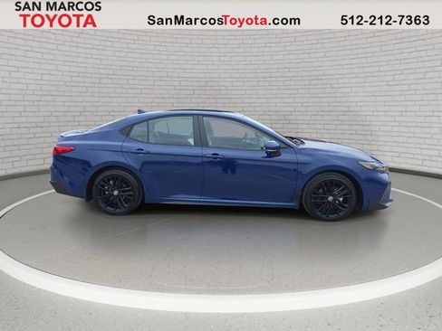 Used 2025 Toyota Camry SE image 4