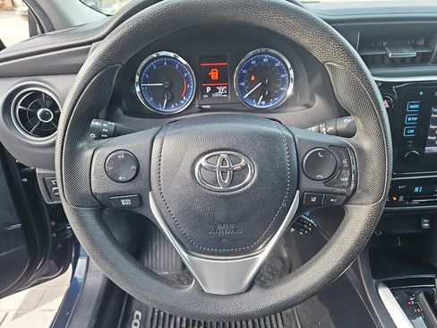 Used 2019 Toyota Corolla LE image 16