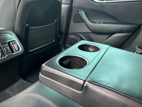 Used 2017 Maserati Levante image 20