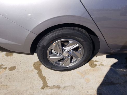 New 2026 Hyundai Elantra SE image 23