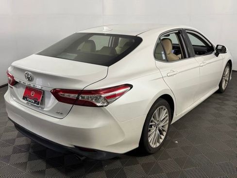 Used 2019 Toyota Camry XLE FWD image 8