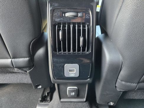 Used 2025 Jeep Compass Latitude w/ Altitude Special Edition image 28