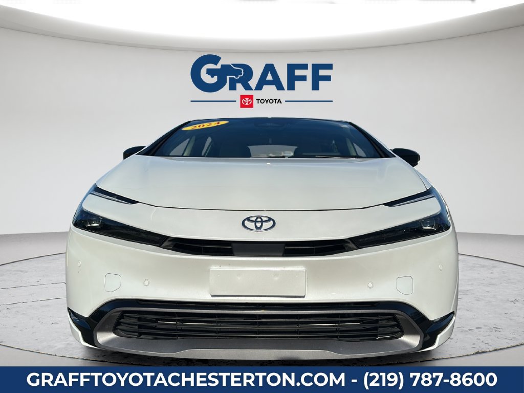 Used 2024 Toyota Prius XLE FWD image 2