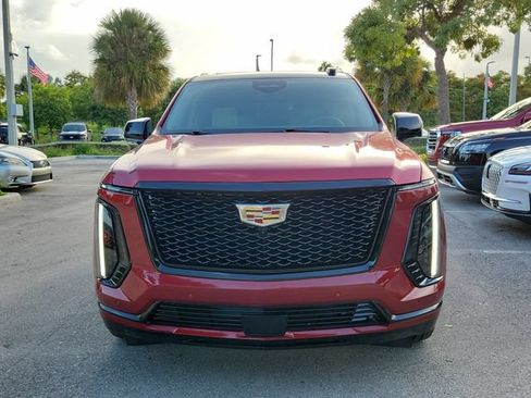 Used 2025 Cadillac Escalade ESV Sport Platinum AWD/4WD image 3