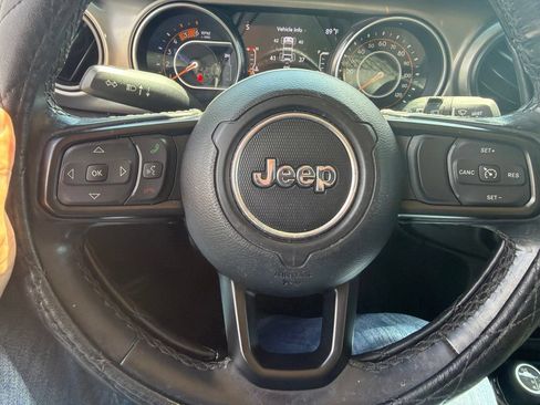 Used 2021 Jeep Wrangler Unlimited Sport AWD/4WD image 24