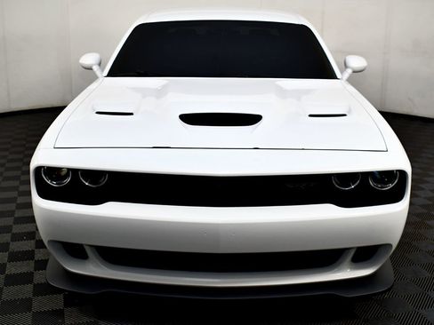 Used 2015 Dodge Challenger SRT Hellcat image 3