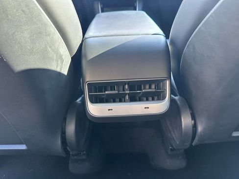 Used 2021 Tesla Model Y Performance AWD/4WD image 32