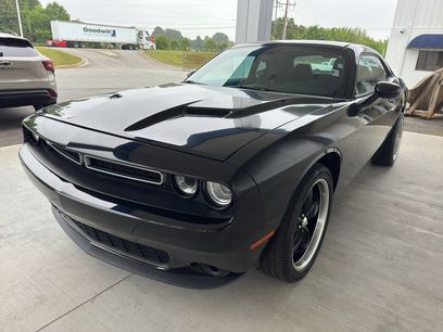 Used 2016 Dodge Challenger SXT