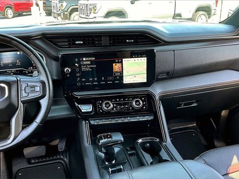 Used 2023 GMC Sierra 1500 AT4 w/ AT4 Preferred Package image 10