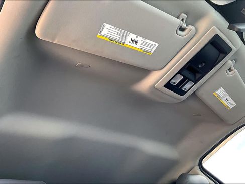 Used 2018 RAM 2500 Tradesman w/ Chrome Appearance Group image 18