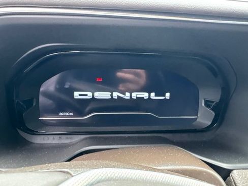 Used 2024 GMC Yukon Denali AWD/4WD image 11