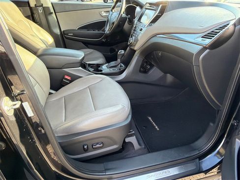 Used 2017 Hyundai Santa Fe Sport image 13